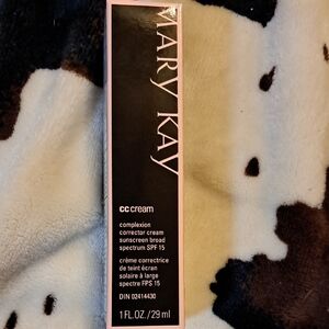 Mary Kay CC Cream - Broad Spectrum SPF 15- Deep
